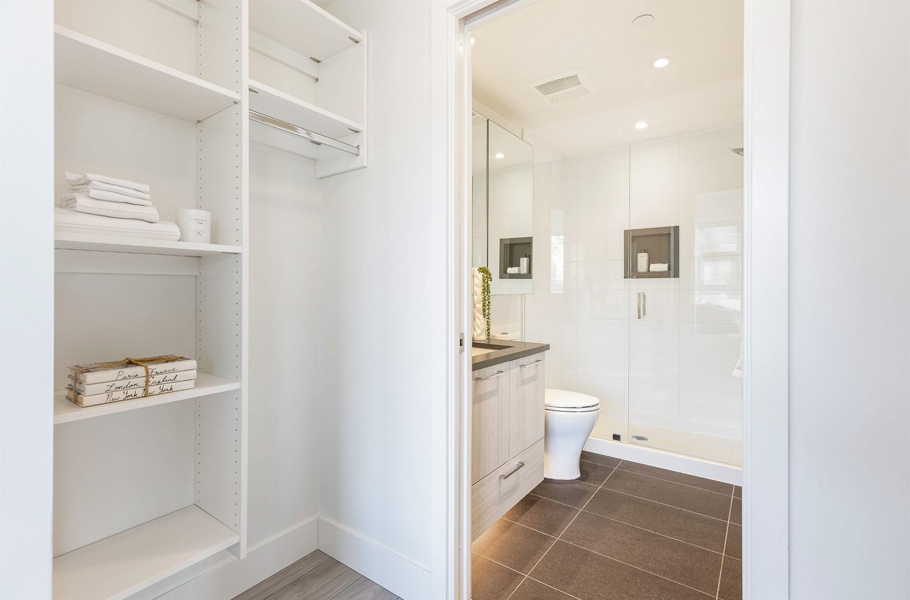 3581 E Kent Avenue N, #601