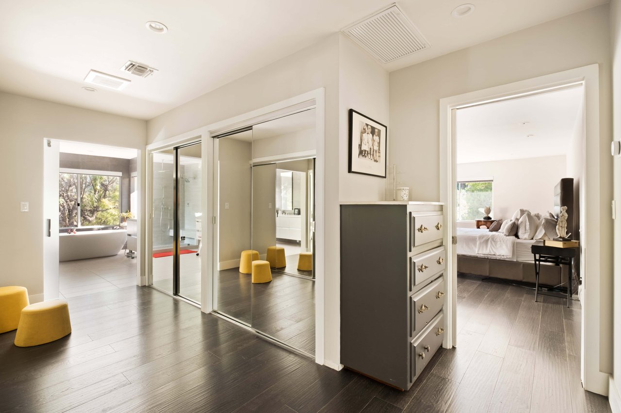 OFF MARKET : ENCINO, CA