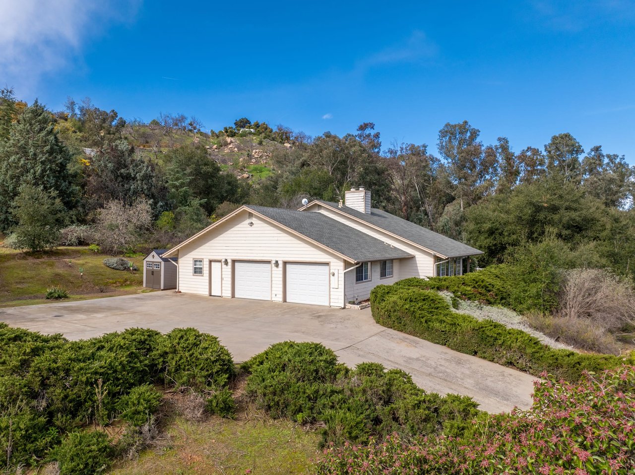 12093 Old Castle Rd | Valley Center