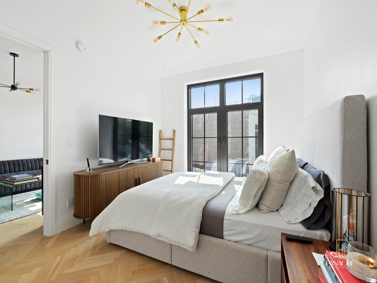 Residence 6N at 300 West