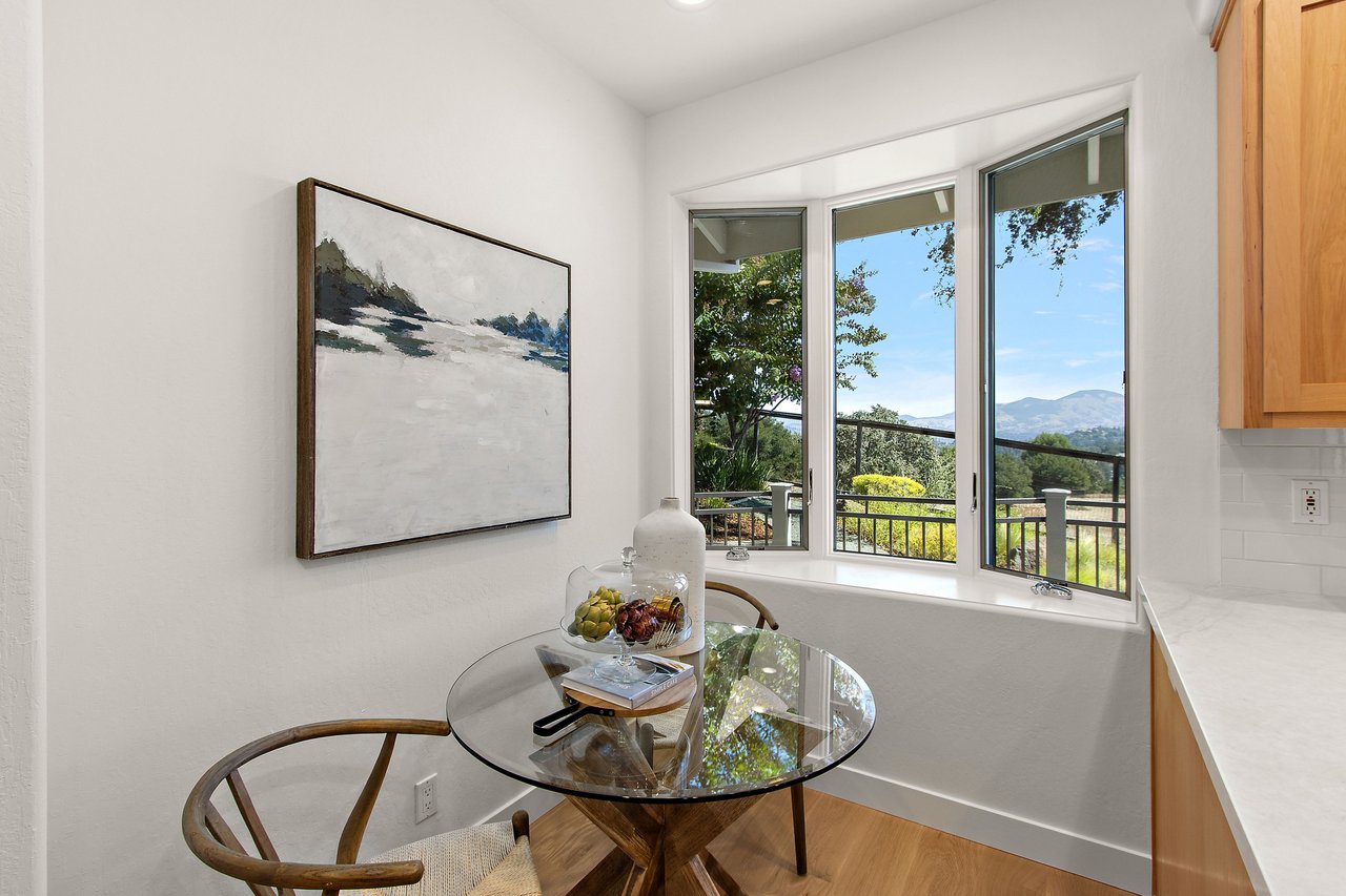 809 Mountain View Dr