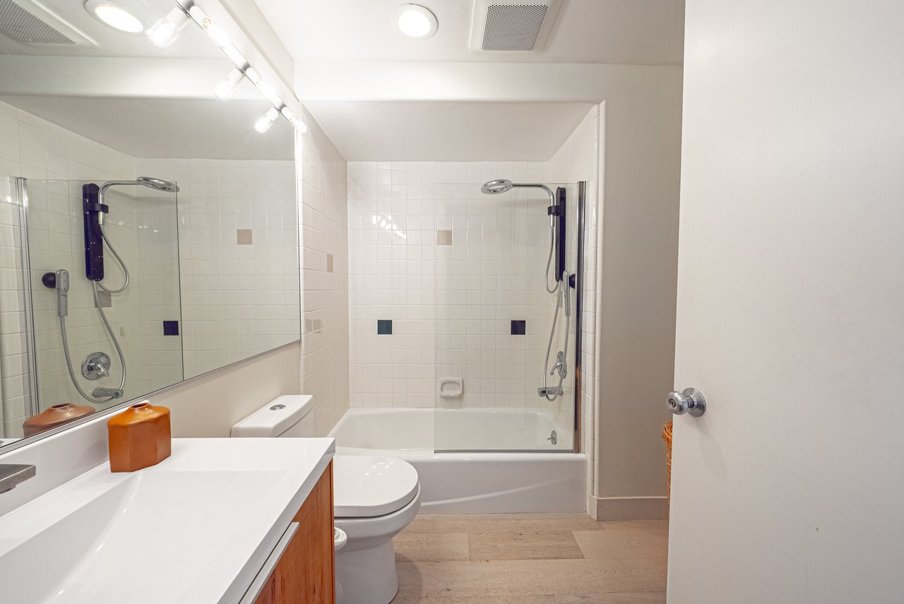 2301 Harrison St #203