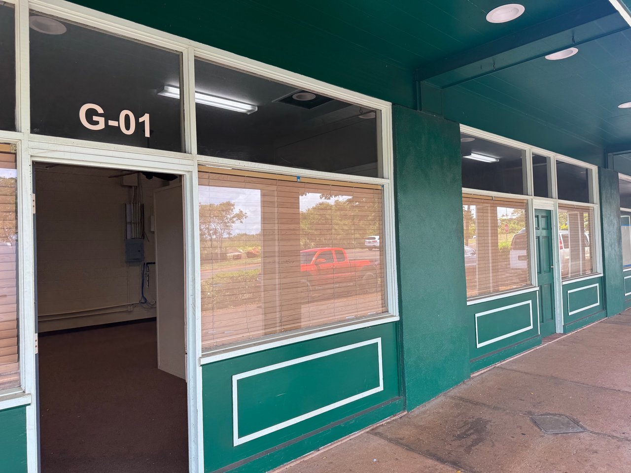 Ele'ele Shopping Center G-01