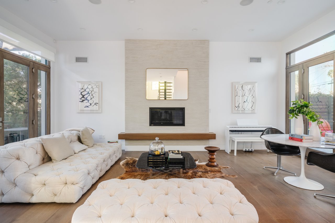 536 N Arden Blvd, Larchmont