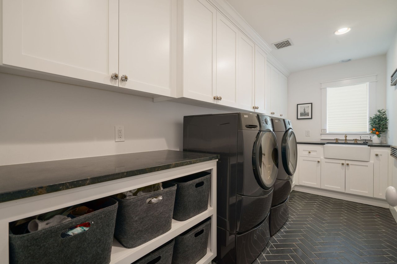 5627 E MONTEROSA Street