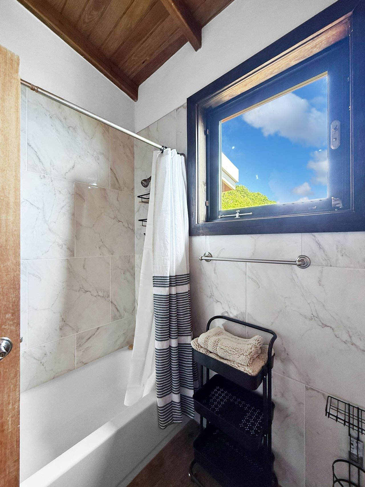 1051 Mount Healthy 2 Bedroom Townhouse