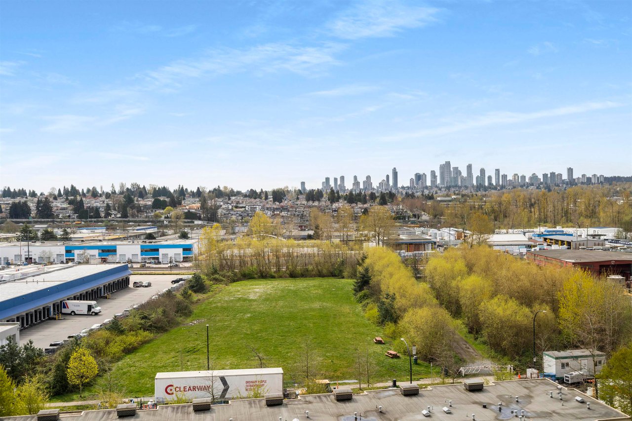 608-2133 Douglas Rd