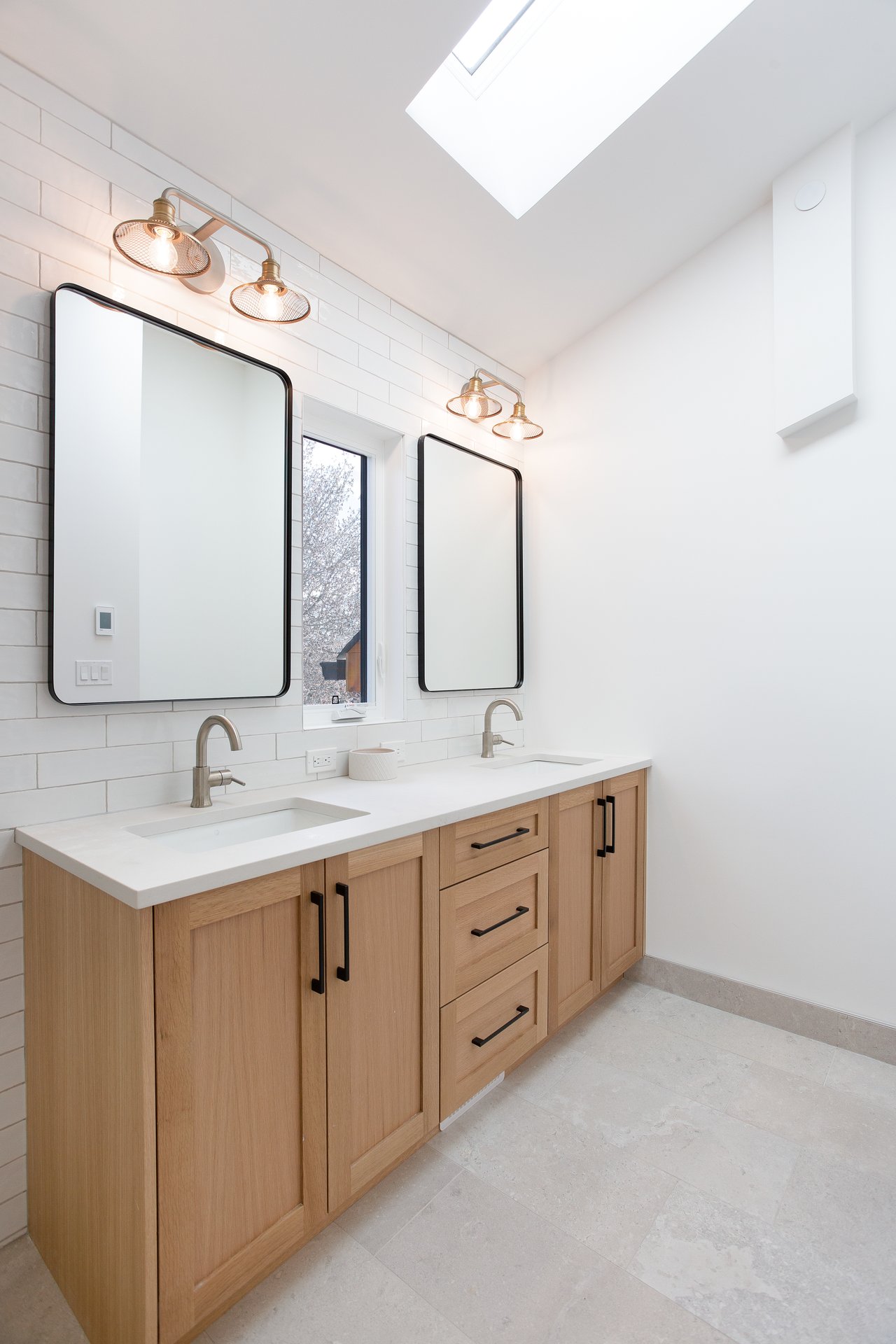 2(SE) - 833 6th Street