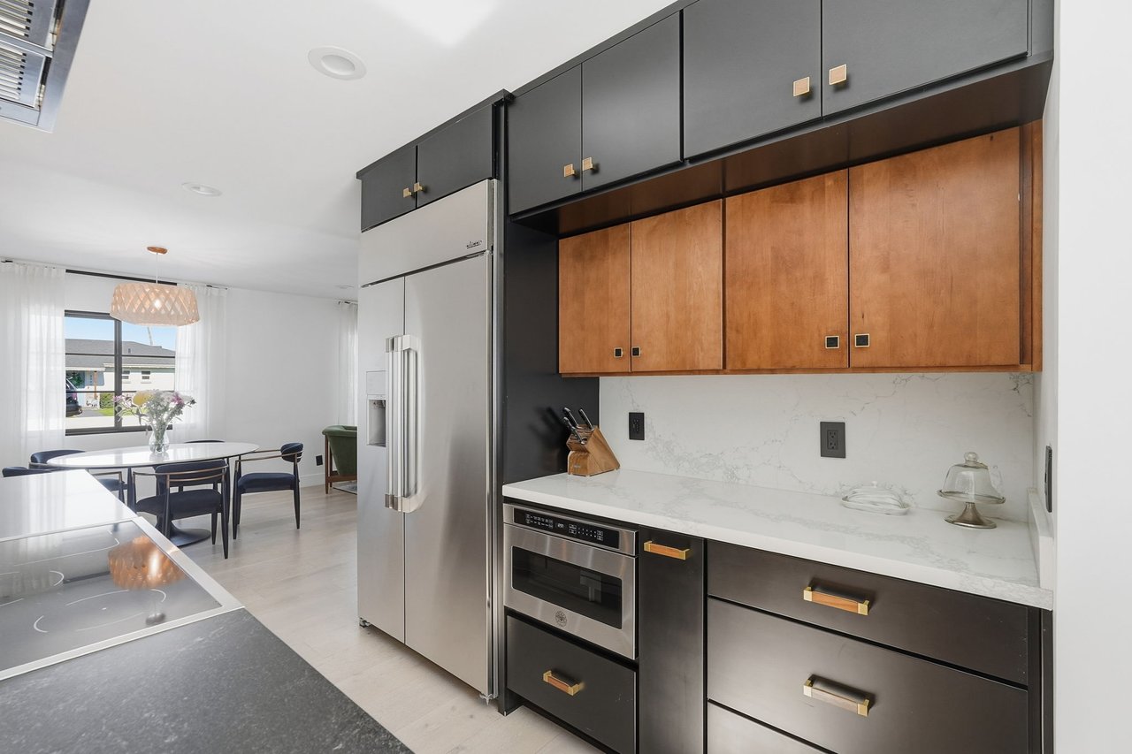 3901 E WELDON Avenue