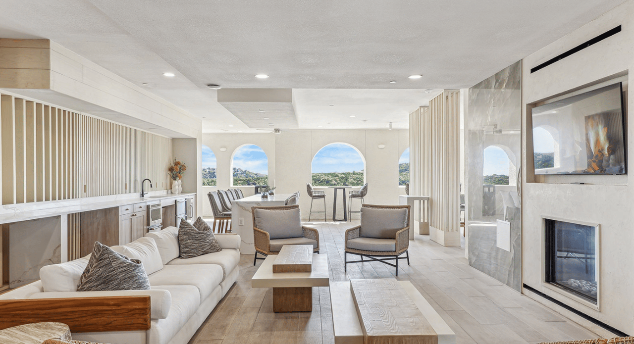 Apply today and enjoy 8 weeks free PLUS an additional $1500 Look & Lease Special