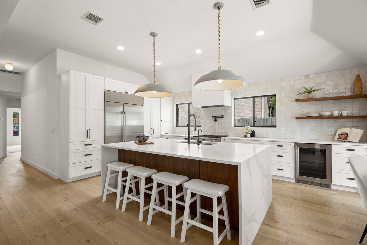 5604 TRELAWNEY Ln, Austin, Texas 78739