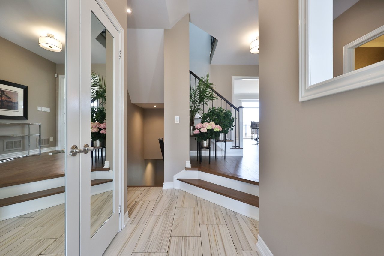 34-2400 Neyagawa Boulevard, Oakville