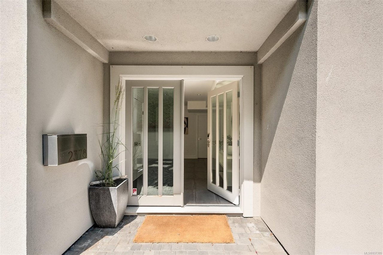 2378 Esplanade