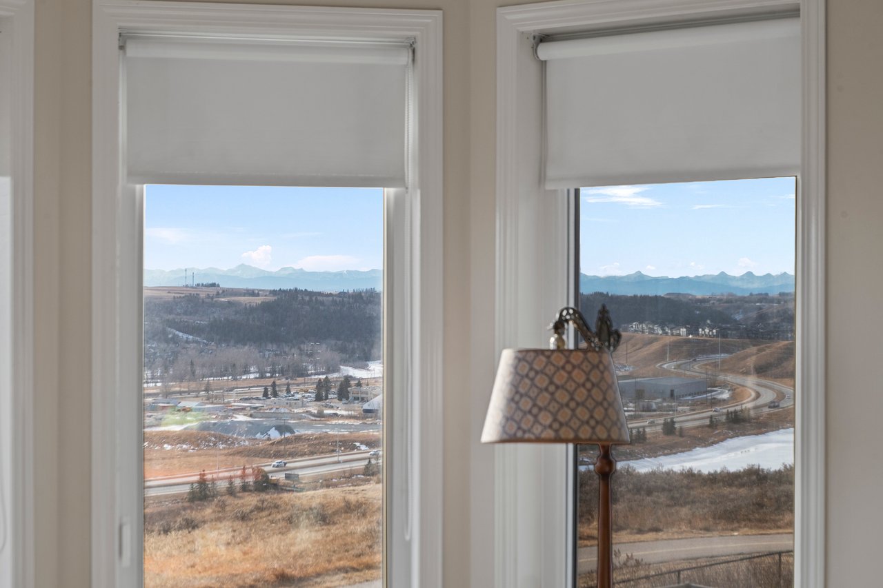 98 Tuscany Ravine Close NW