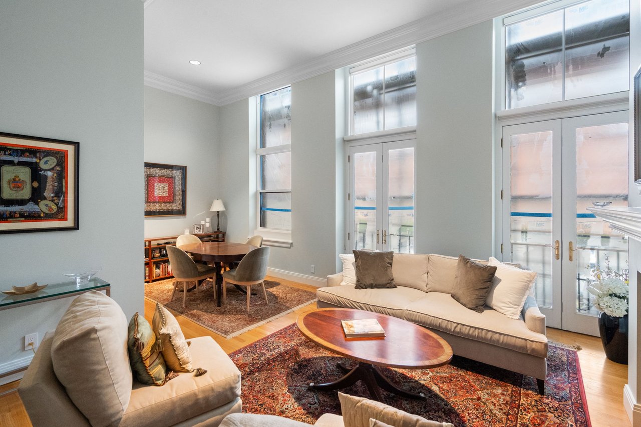 Exceptional Columbus Court Residence