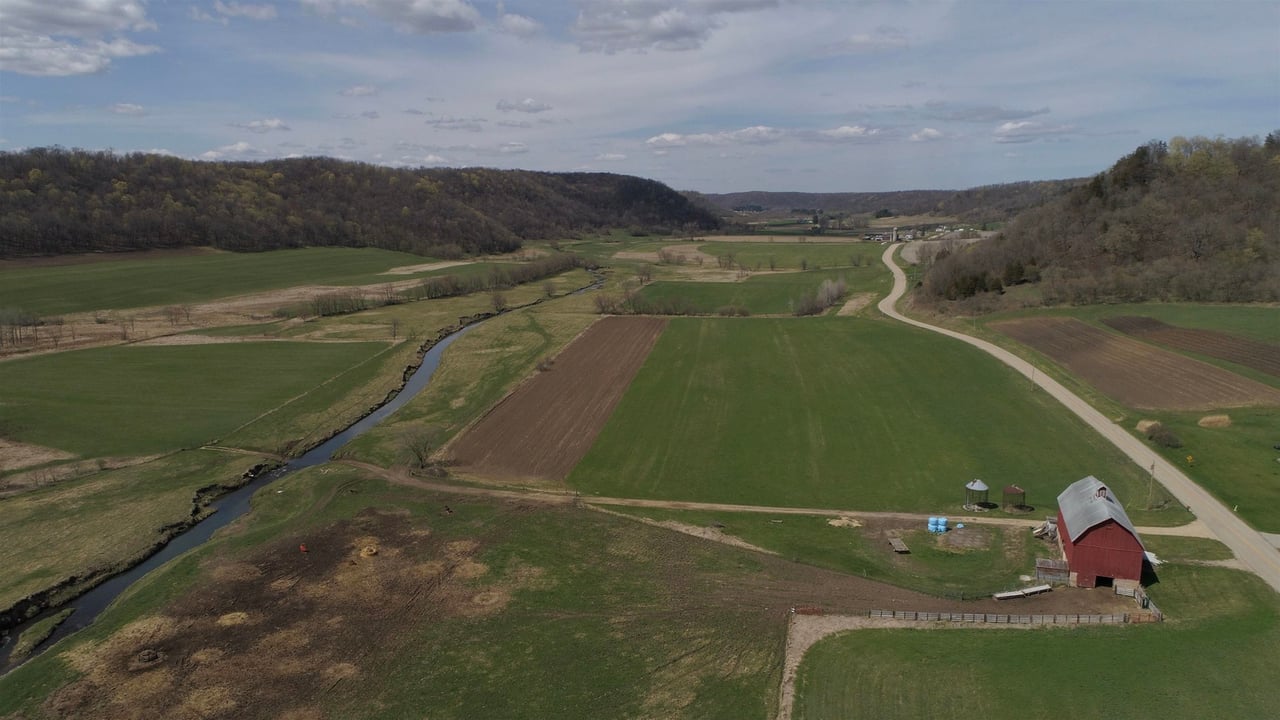 181.10 Ac County Hwy E