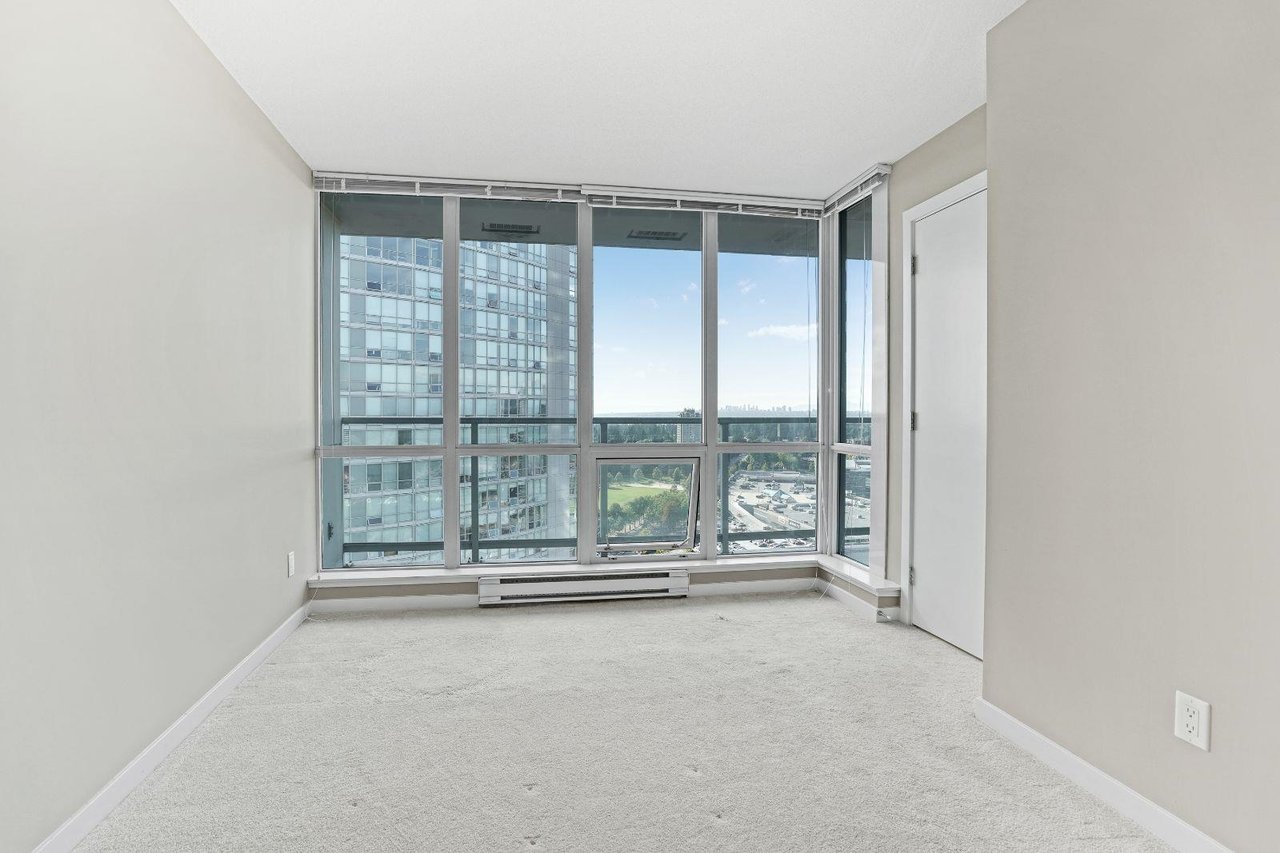 2704-13688 100 Avenue, Surrey