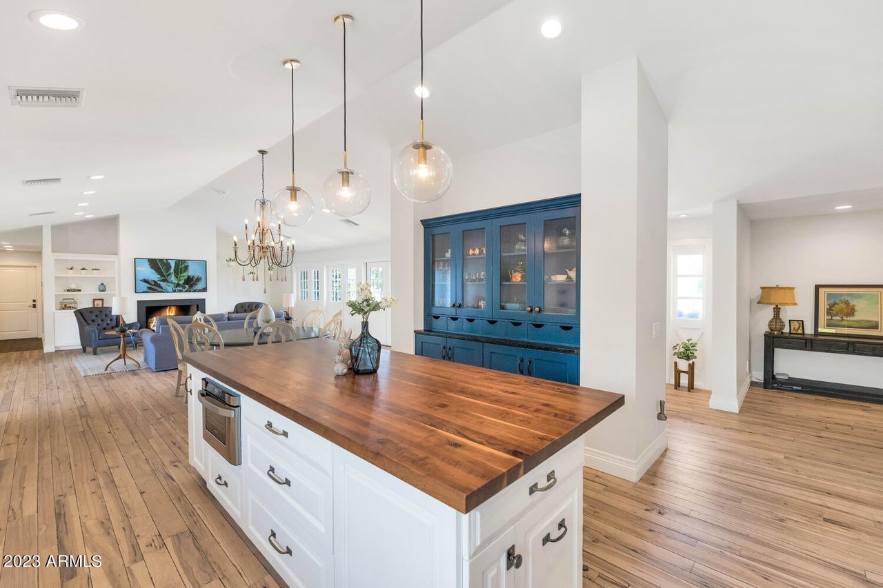 Just Sold: 4474 E Calle Del Norte