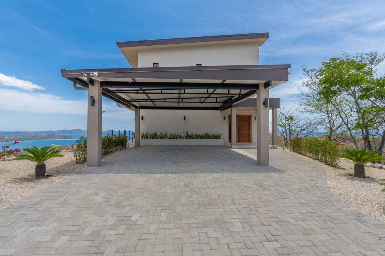 Casa Vista Escondida | 5 Bedroom Ocean View Estate with Seller Financing & Additional Lot in Playa Potrero Costa Rica