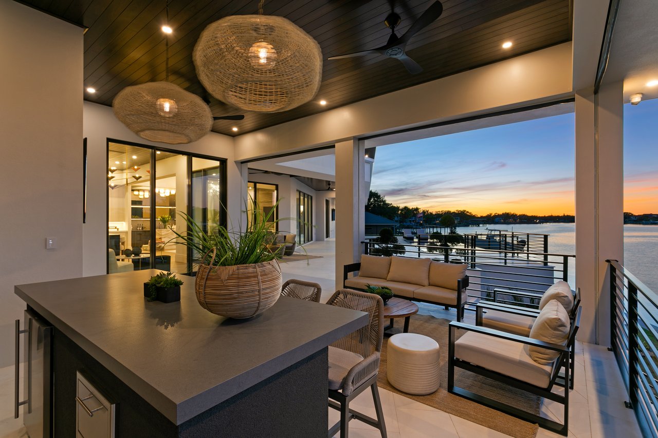 1075 31st Terrace NE