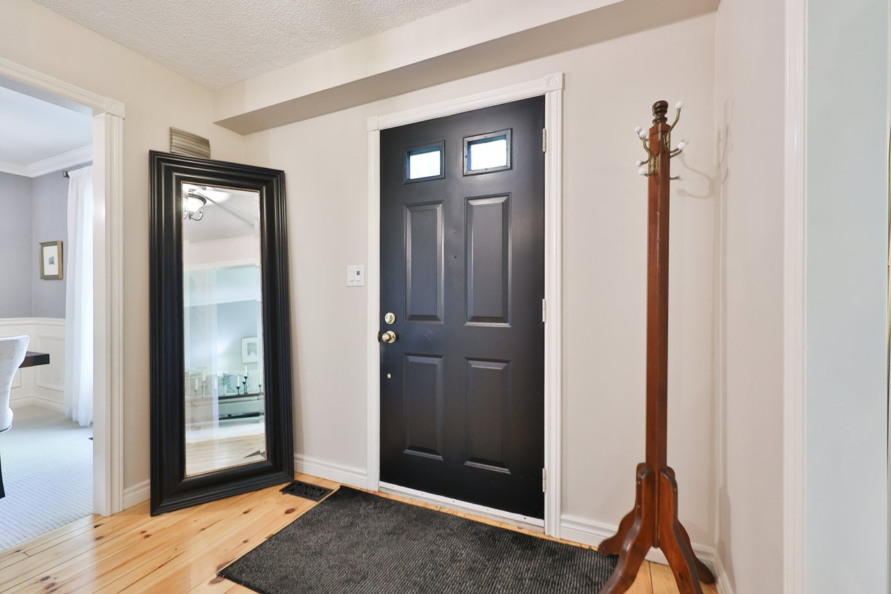 206 Rossmore Boulevard, Burlington