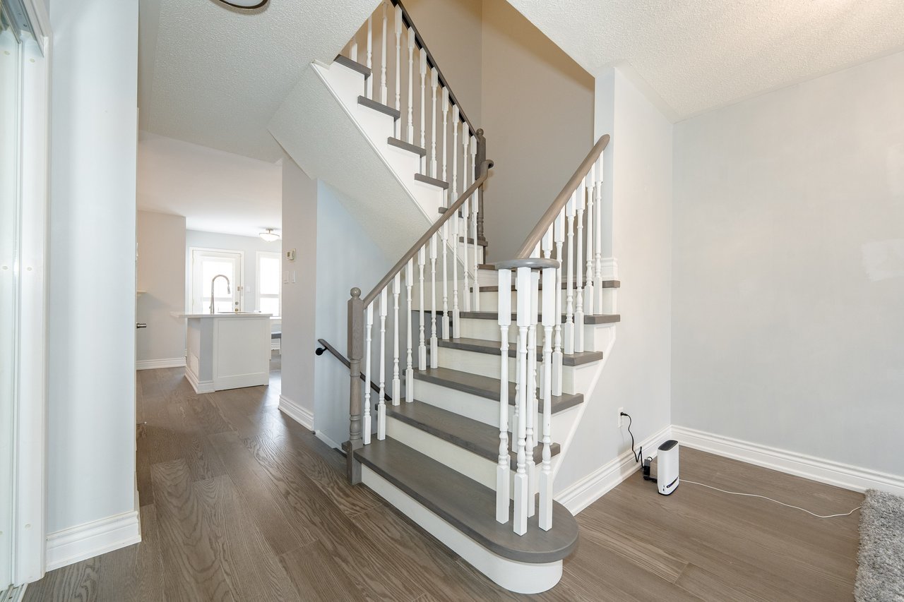 84 Grasslands Ave
