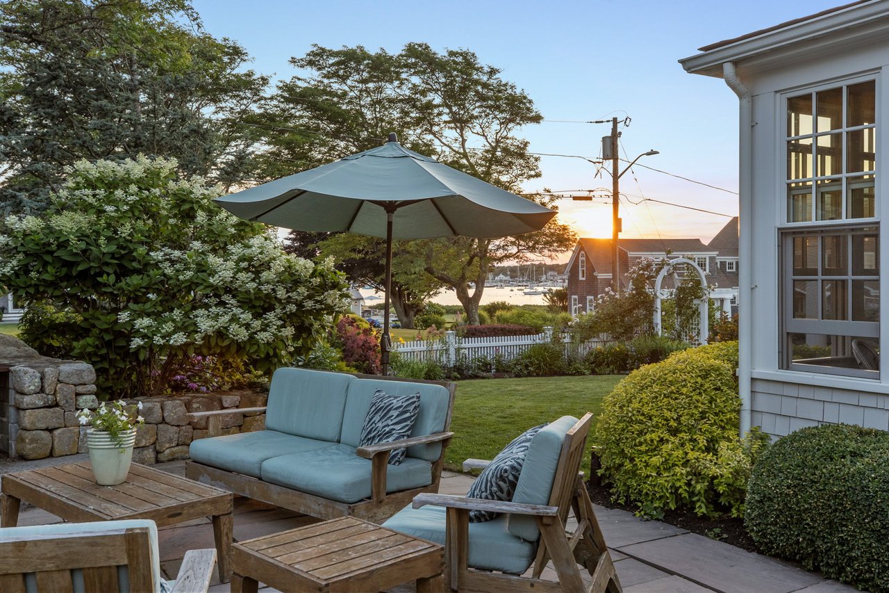 180 Edward Foster Rd, Scituate