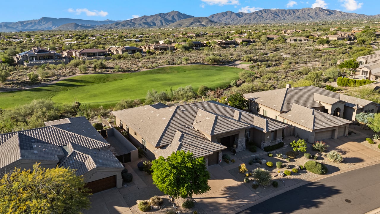 9812 E ROADRUNNER Drive