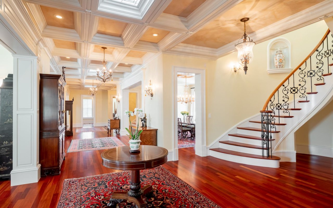 Executive Home in I’On – 122 W Shipyard Road