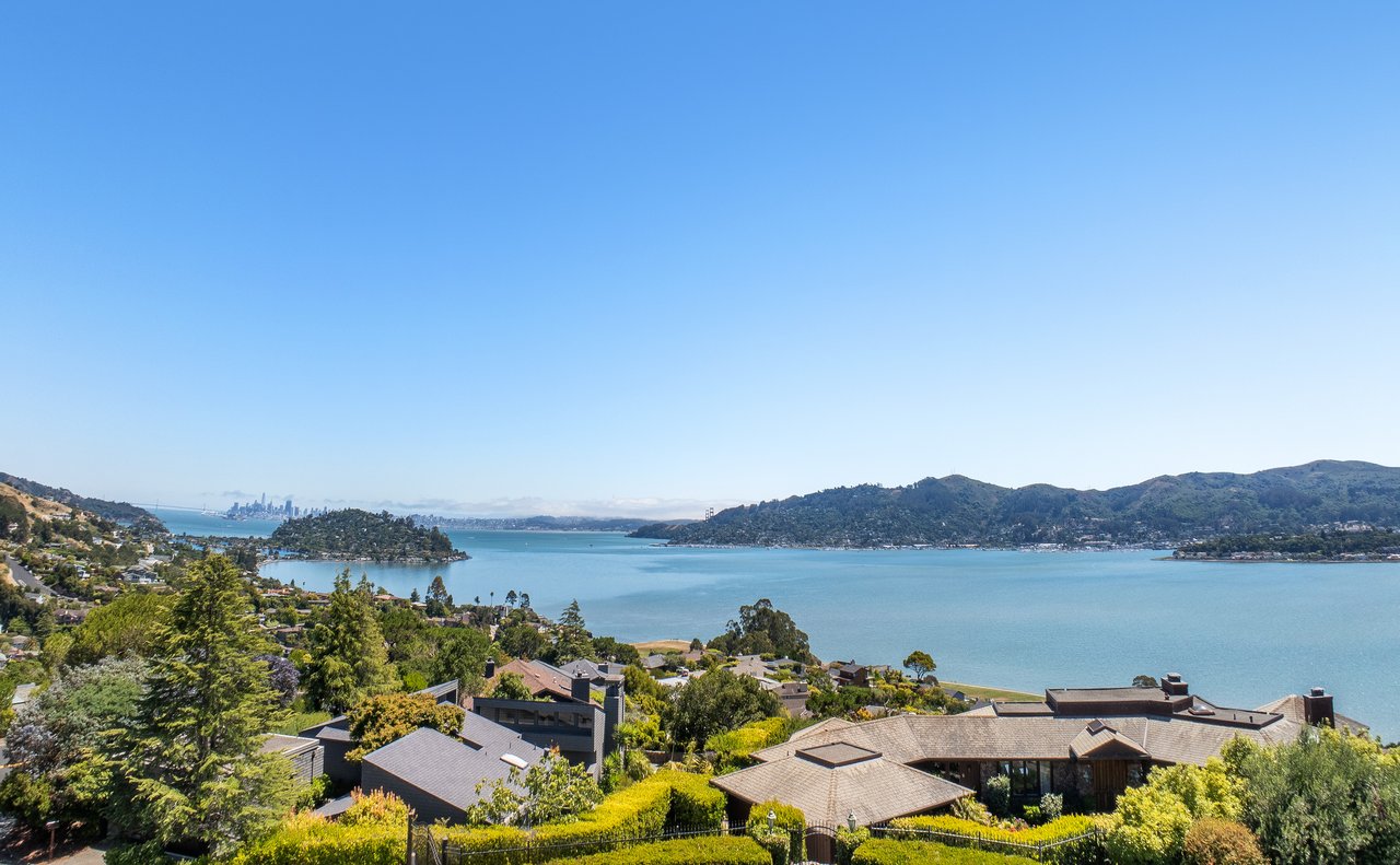Stylish View Home on a Cul-De-Sac