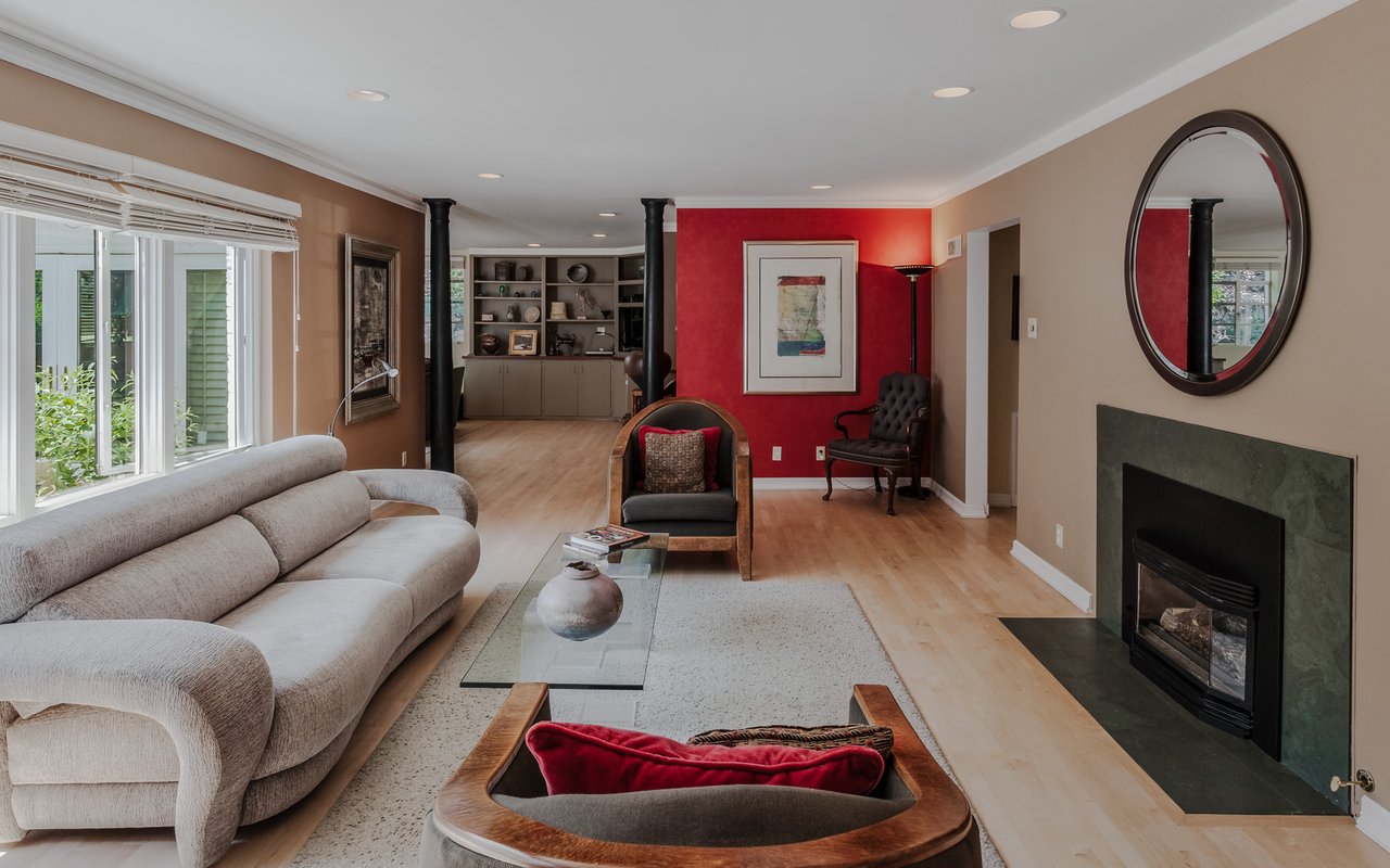 1500 Mariposa Avenue