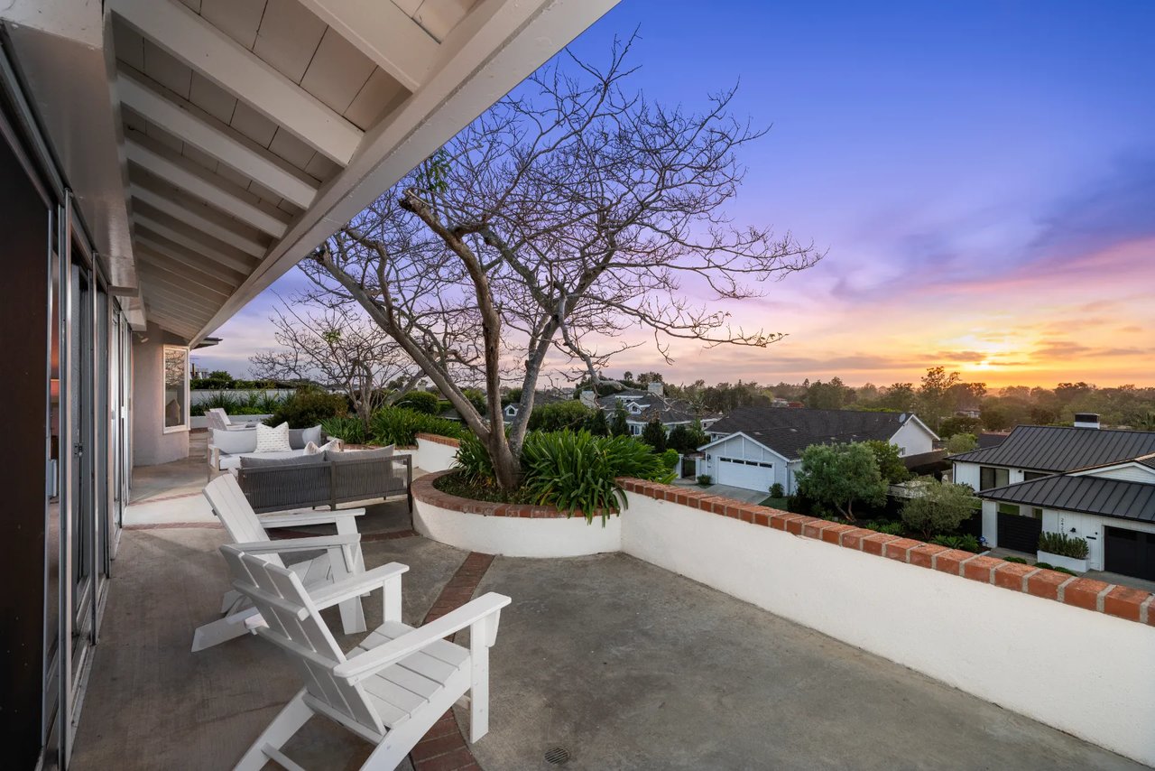 2421 Blackthorn Street