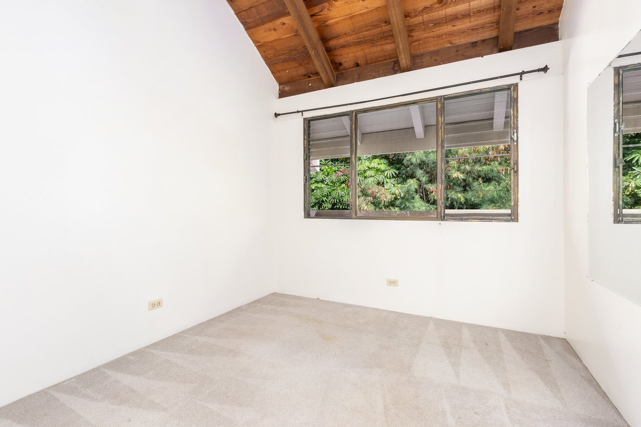 300 Kawaihae St #300E