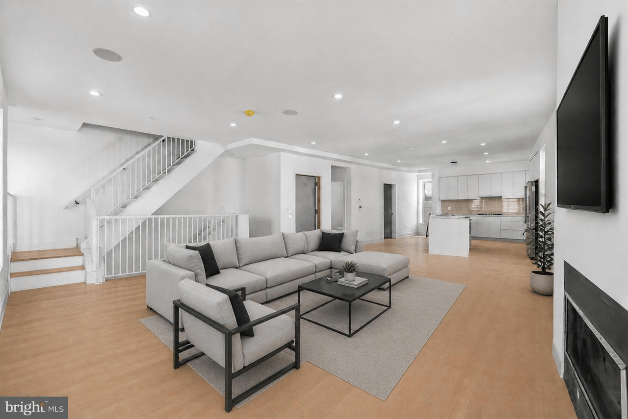 652 Fairmount Ave, Philadelphia, PA 19123