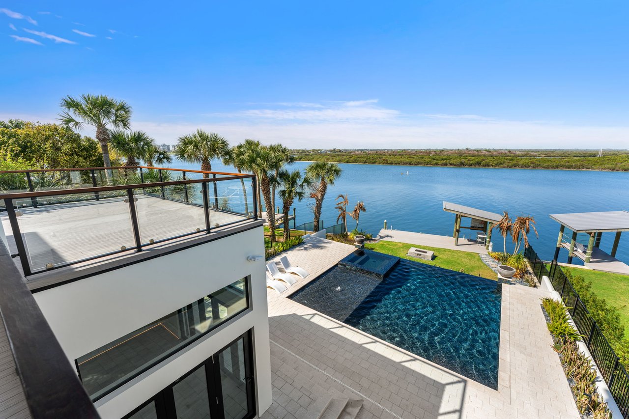 1194 N Peninsula Ave New Smyrna Beach, FL 32169