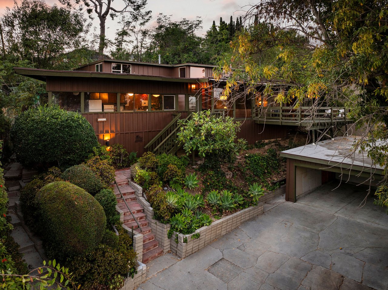 The Robert Pena Rosales Residence, 1952