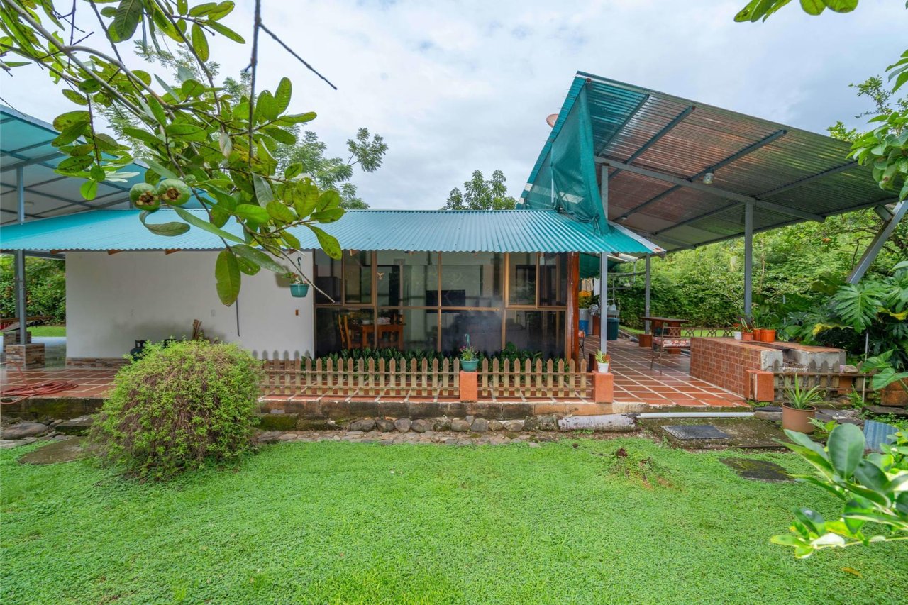 Gated Coastal Beach House, Manuel Antonio, Puntarenas