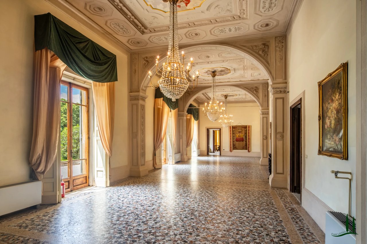 14th-Century Grand Estate Just Outside Florence