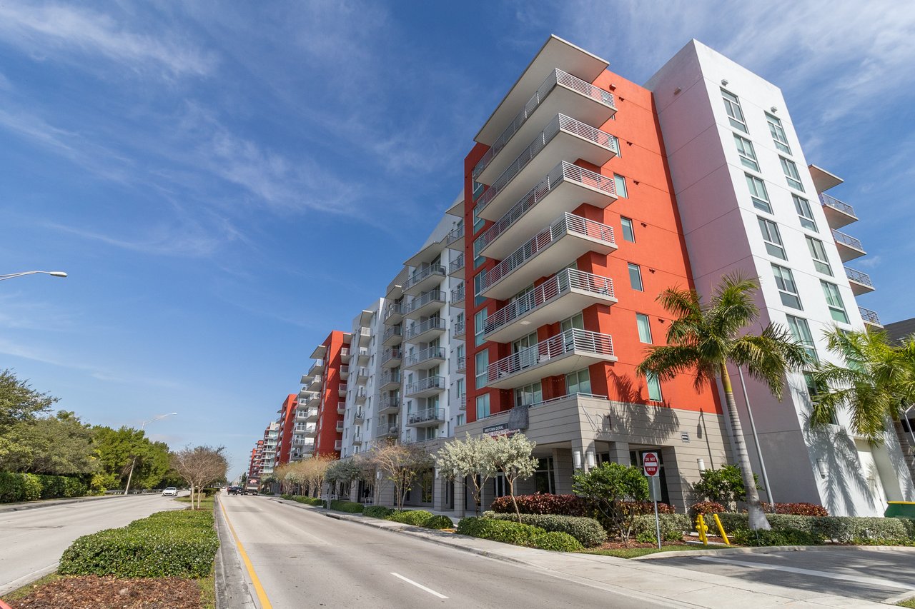 MIDTOWN DORAL CONDO