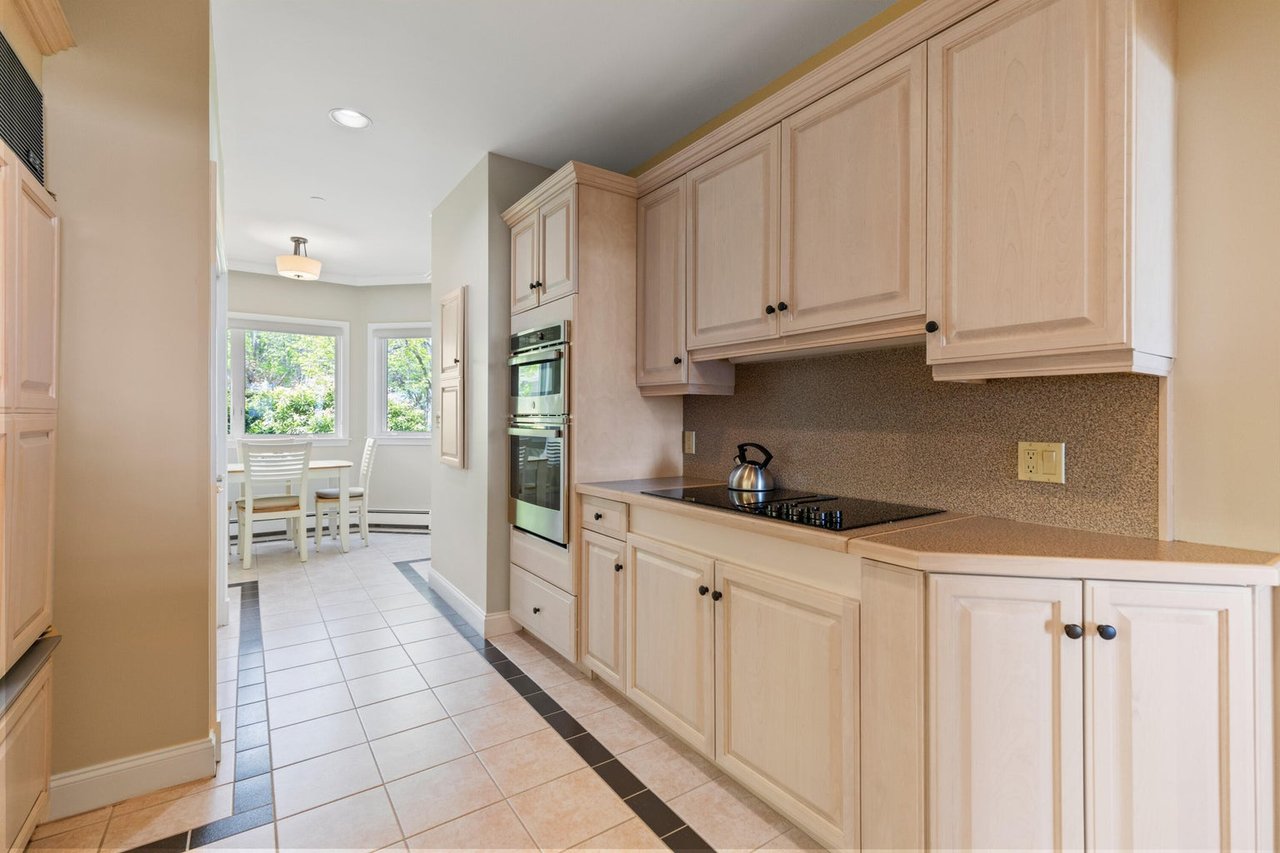 17 Atlantic Drive, Unit #: 17B
