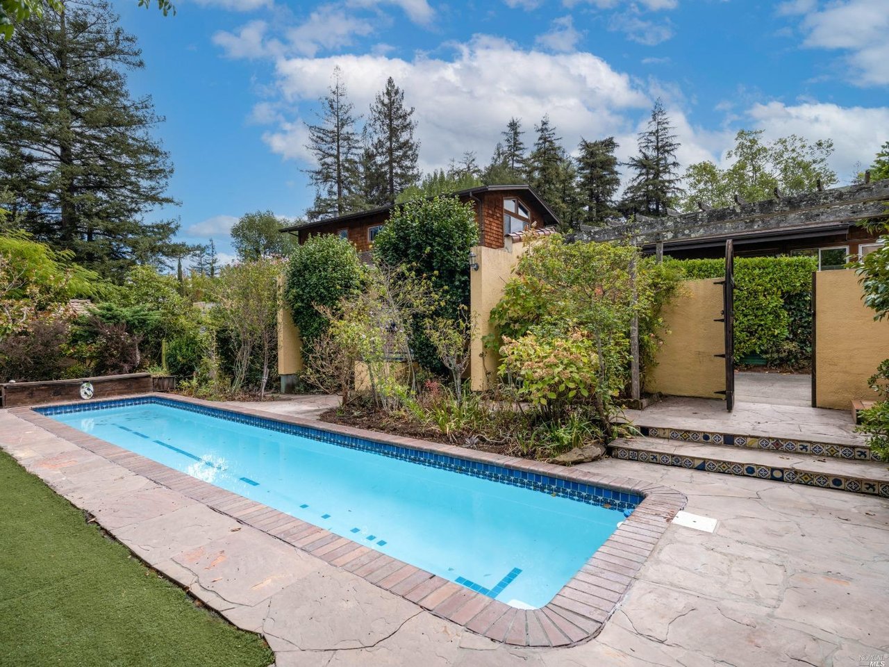 144 Magnolia Ave