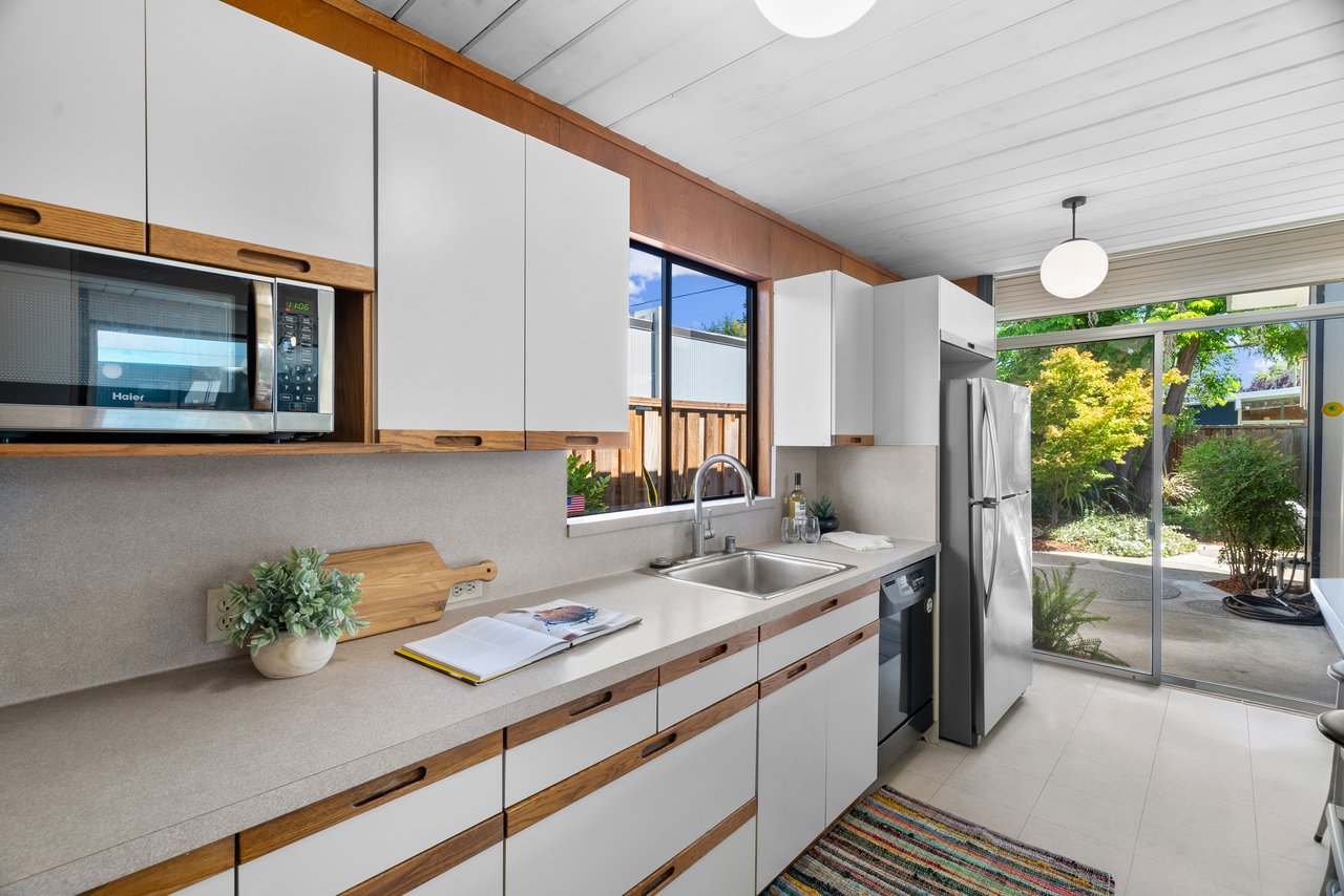 2326 Fairglen Drive