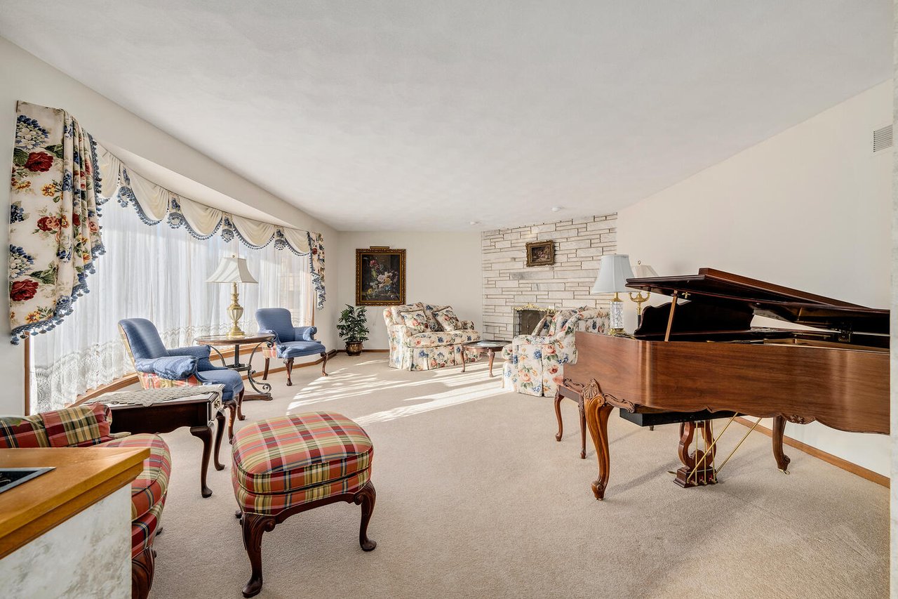 Acreage Living in DuPage County. 28W472 Cape Ave, West Chicago