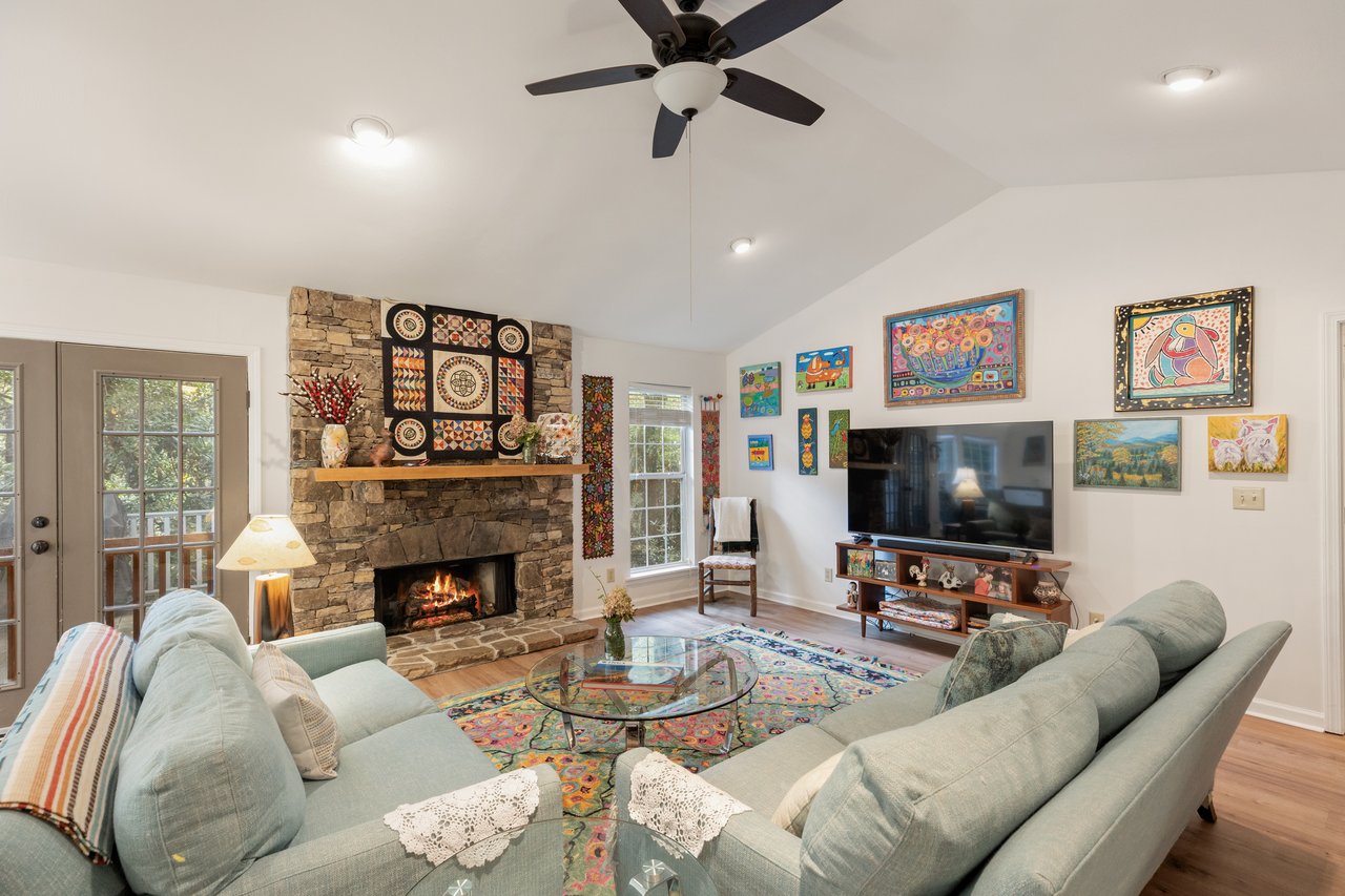 75 Hickory Dr