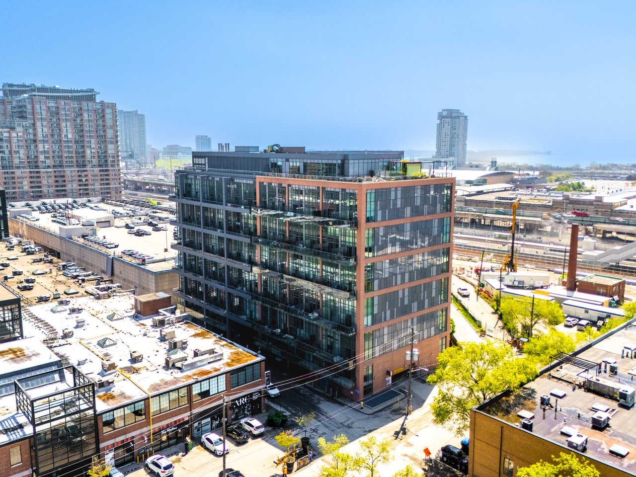 735-5 Hanna Ave