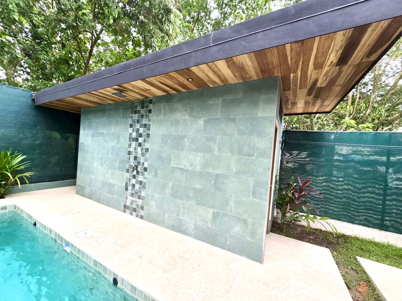 Tropical Modern Villa in Uvita – 3BR Retreat with Large Pool Near the Beach