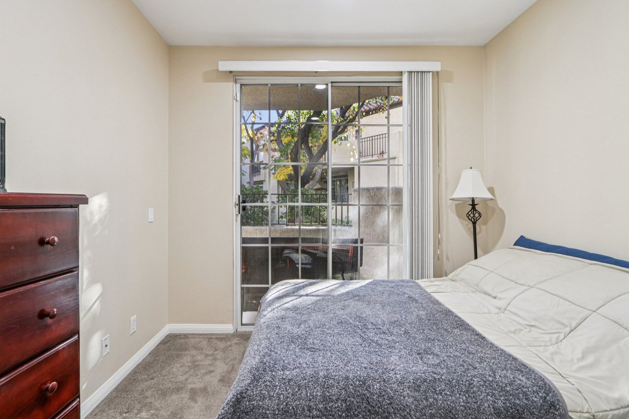 24111 Del Monte Dr, Valencia, CA 91355