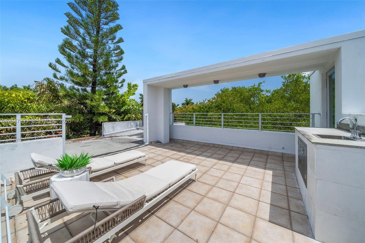 3253-mcdonald-street-miami-fl-home-sold-rooftop