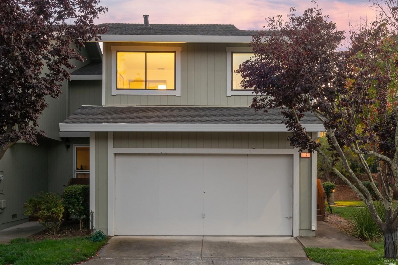 17 Cedarwood Ln