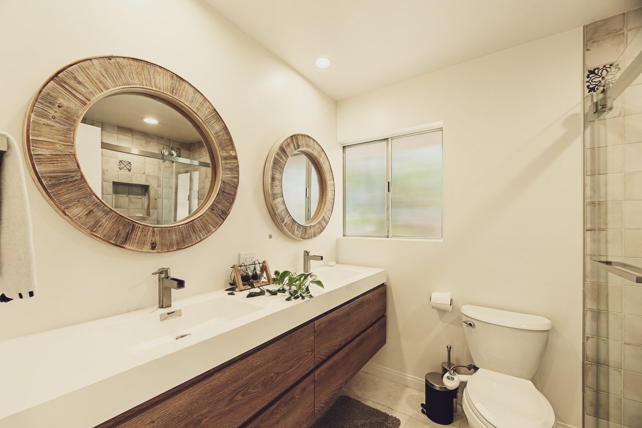 2533 La Condesa Dr, Brentwood
